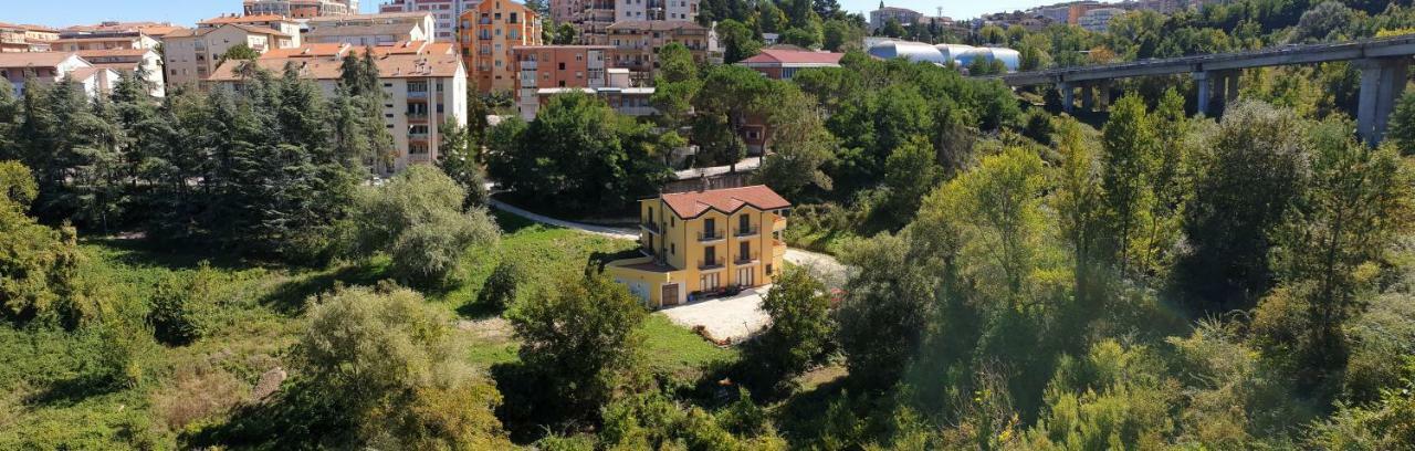 Villa Center Appartamenti Nel Verde In Citta Campobasso Luaran gambar